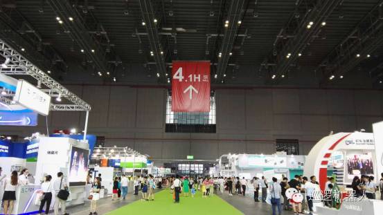 尚云在線助力國(guó)際機(jī)器人展 開拓巡邏機(jī)器人市場(chǎng)(圖1) 尚云在線助力國(guó)際機(jī)器人展 開拓巡邏機(jī)器人市場(chǎng)(圖1)