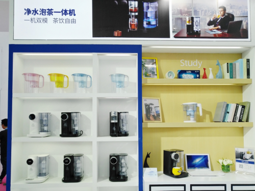 深圳禮品展眾星云集 凈飲機又成鎮(zhèn)場神器(圖2) 深圳禮品展眾星云集 凈飲機又成鎮(zhèn)場神器