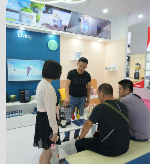 深圳禮品展眾星云集 凈飲機又成鎮(zhèn)場神器(圖5) 深圳禮品展眾星云集 凈飲機又成鎮(zhèn)場神器